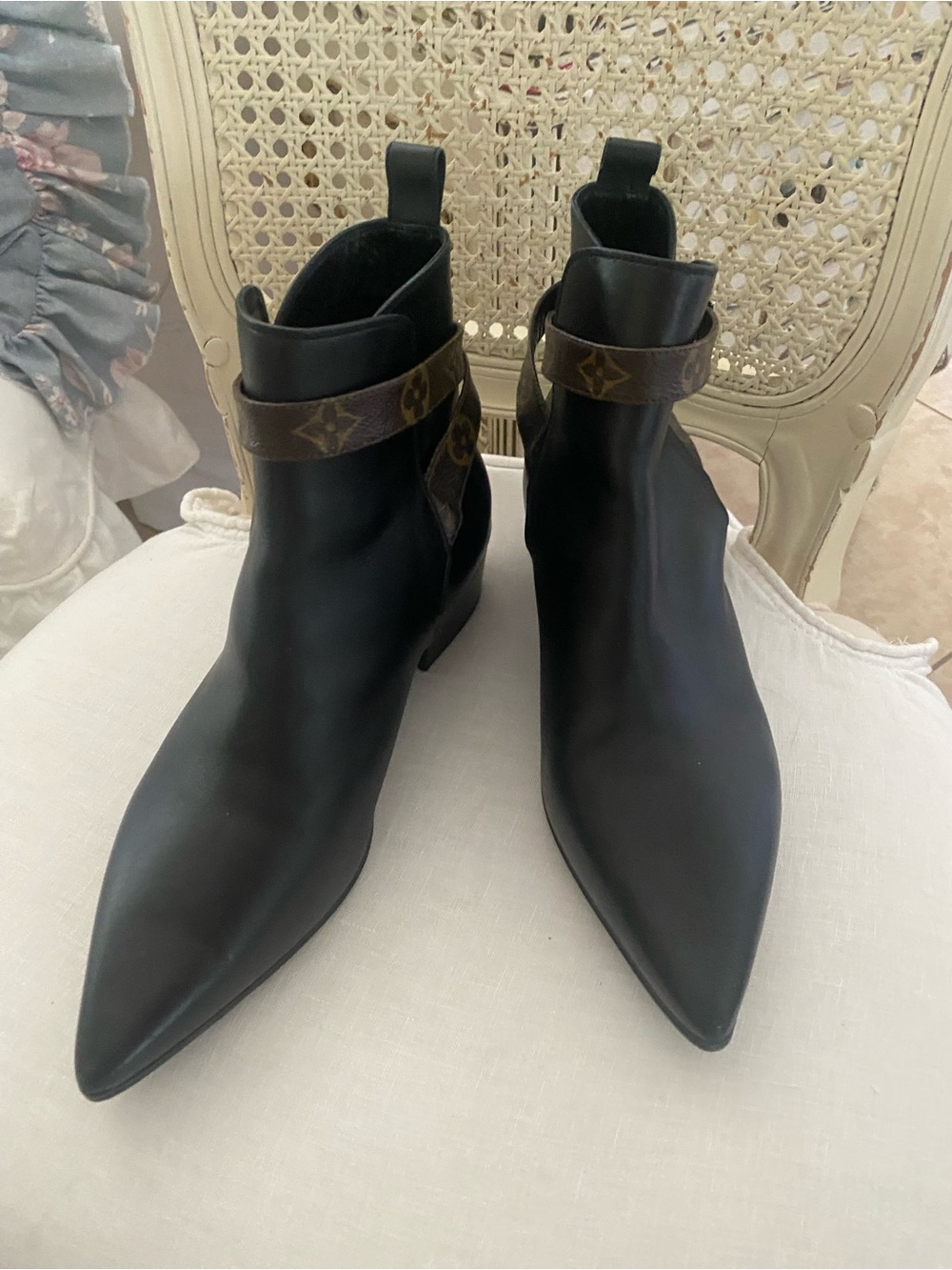 Louis Vuitton black boots with monogram ankle strap size 40